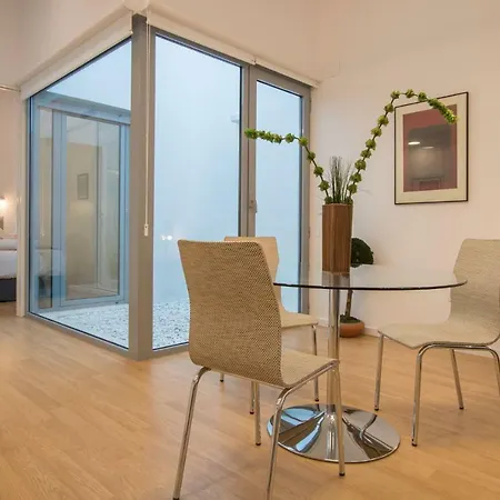 Armenta Oasis City Center * Sevilla