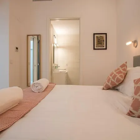 Armenta Oasis City Center Apartment *