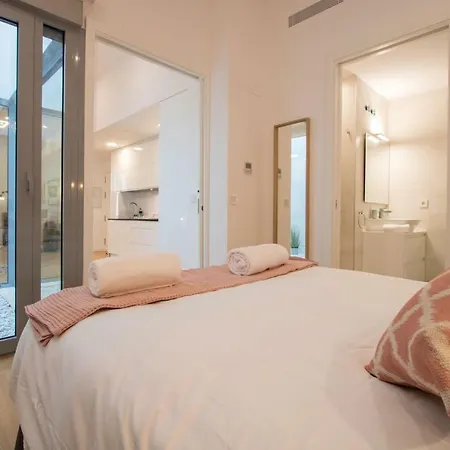 Apartment Armenta Oasis City Center